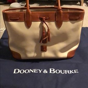 Dooney & Bourke tote